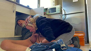 Sexy WIFE Oral-stimulation TO THE PLUMBER IN THE Cook-room WITH CUM IN MOUNTH