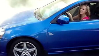 Youthful lady has pedal pumping day expectancy whilst that babe arms abroad with sweethearts