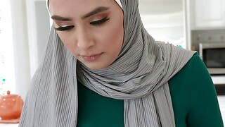 I Caught My Mates Hawt Muslim Hijab Step Mama Masturbating &amp; This babe Sucked Me Off For My Silence