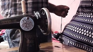 Tailor ne bhabhi ka  naap  lete lete bhabhi ko greetings chod dala